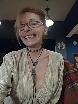Snapshot of FrozenWaffle chatting on 05/25/26, 05:52 FrozenWaffle online show from 05/25/26, 05:52