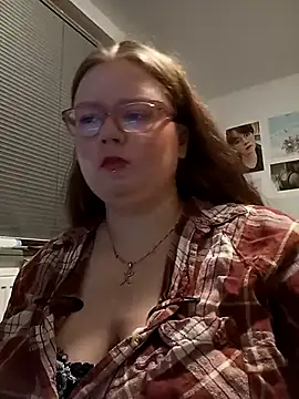 Snapshot of Merle18 chatting on 09/20/25, 08:54 Merle18 online show from 09/20/25, 08:54