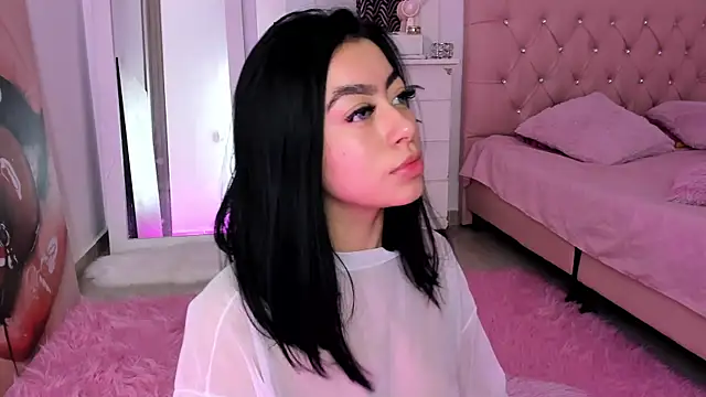 sofiaa snoww online show from 01/17/25, 01:15