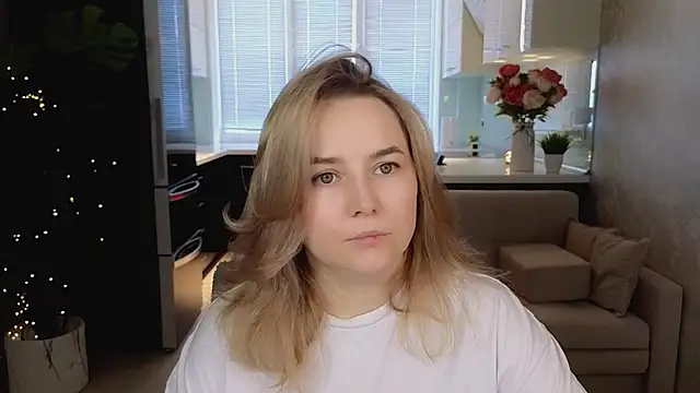 Snapshot of Mira_Mermayd chatting on 03/18/26, 08:17 Mira Mermayd online show from 03/18/26, 08:17