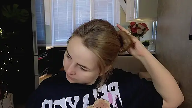 Snapshot of Mira_Mermayd chatting on 03/20/26, 01:10 Mira Mermayd online show from 03/20/26, 01:10