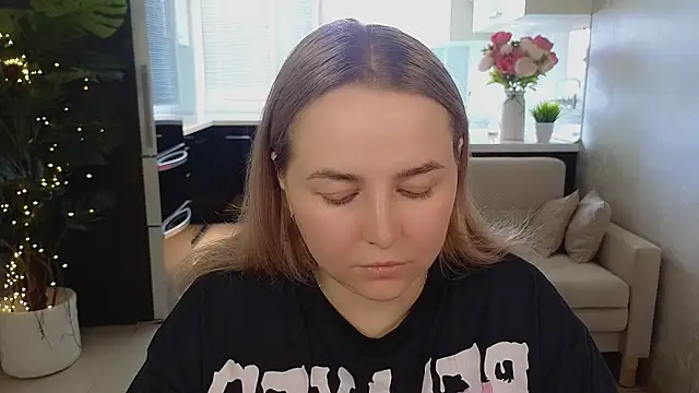 Snapshot of Mira_Mermayd chatting on 03/23/26, 08:29 Mira Mermayd online show from 03/23/26, 08:29