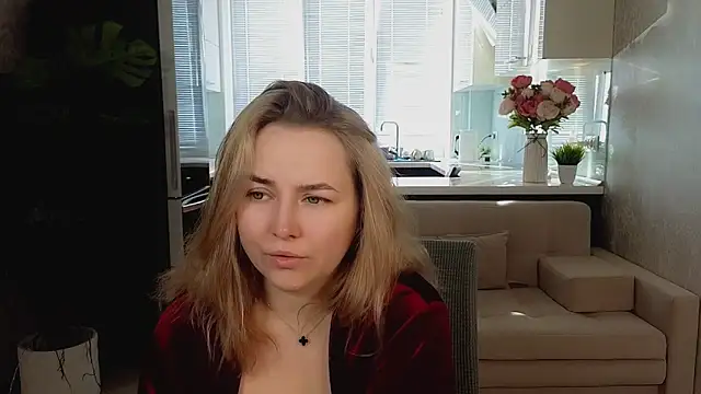 Snapshot of Mira_Mermayd chatting on 04/05/26, 01:14 Mira Mermayd online show from 04/05/26, 01:14