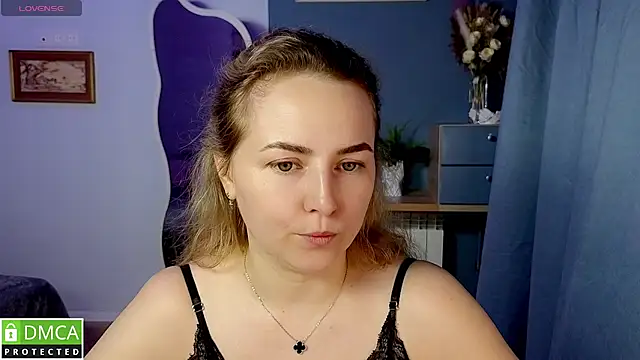 Snapshot of Mira_Mermayd chatting on 06/12/26, 01:04 Mira Mermayd online show from 06/12/26, 01:04