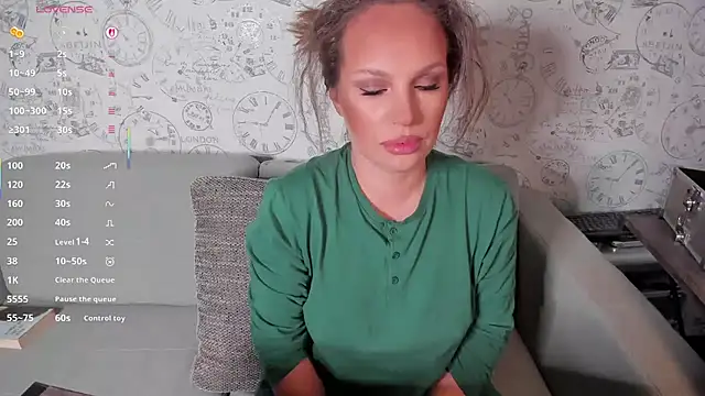 LondonBadGirl online show from 10/26/25, 03:23