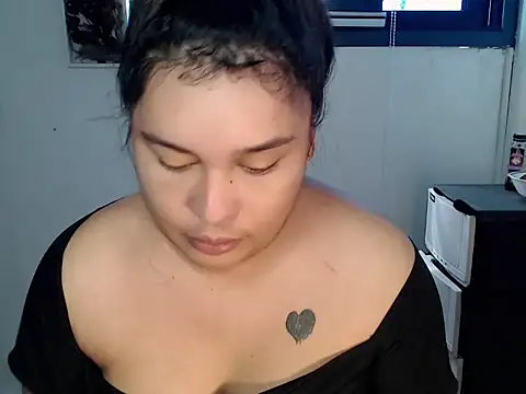 Snapshot of Hardcore_Tgirl chatting on 05/27/26, 12:18 Hardcore Tgirl online show from 05/27/26, 12:18