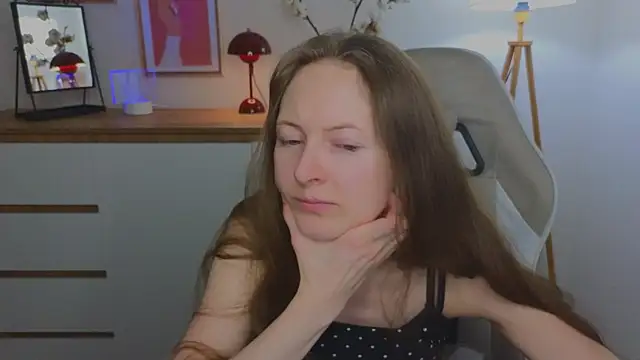 Snapshot of freya_nilsson chatting on 12/17/24, 03:39 freya nilsson online show from 12/17/24, 03:39