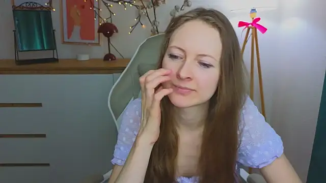 Snapshot of freya_nilsson chatting on 02/04/25, 12:44 freya nilsson online show from 02/04/25, 12:44