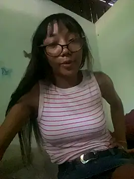 Snapshot of Karmakuro chatting on 09/24/25, 05:27 Karmakuro online show from 09/24/25, 05:27