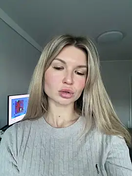 Snapshot of AngelMiaM chatting on 04/10/26, 04:12 AngelMiaM online show from 04/10/26, 04:12