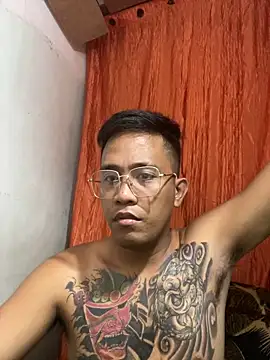 Snapshot of Thyler08 chatting on 12/25/24, 06:09 Thyler08 online show from 12/25/24, 06:09