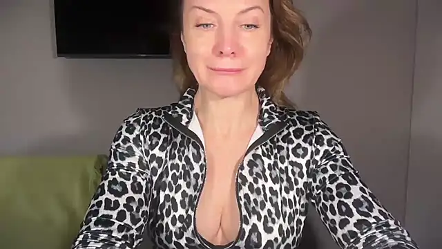 RachellAmazing online show from 12/04/25, 01:42