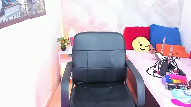 Lunastar02 online show from 03/19/26, 01:48