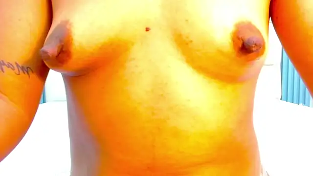 Snapshot of Amy_Ronan chatting on 12/18/24, 06:14 Amy Ronan online show from 12/18/24, 06:14