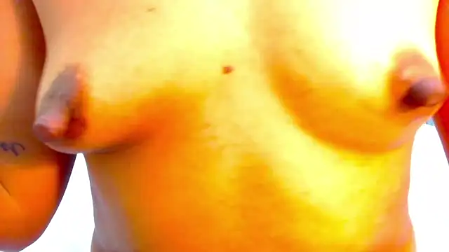 Snapshot of Amy_Ronan chatting on 12/18/24, 09:18 Amy Ronan online show from 12/18/24, 09:18