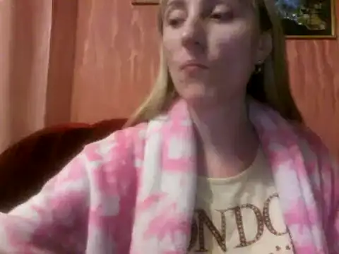 Snapshot of Biddy_Alana chatting on 12/09/24, 02:17 Biddy Alana online show from 12/09/24, 02:17