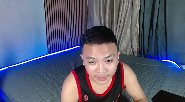 Snapshot of xsweetasian69x chatting on 01/26/25, 12:11 xsweetasian69x online show from 01/26/25, 12:11