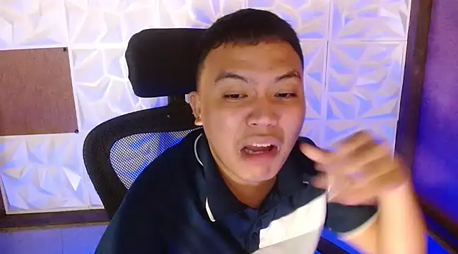 Snapshot of xsweetasian69x chatting on 03/15/25, 04:32 xsweetasian69x online show from 03/15/25, 04:32