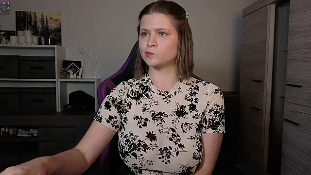 TinniAngel online show from 09/10/25, 05:24