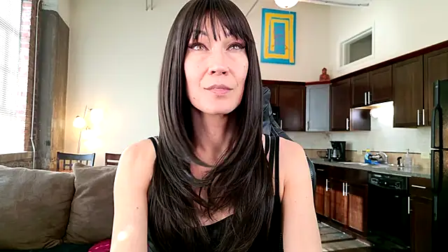 EveEnigma online show from 12/18/24, 05:42