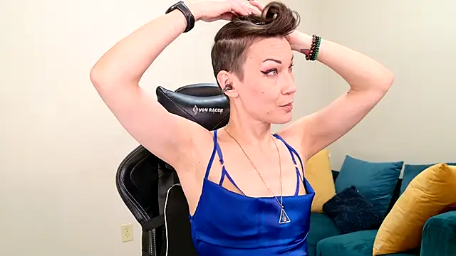 EveEnigma online show from 02/12/25, 05:48