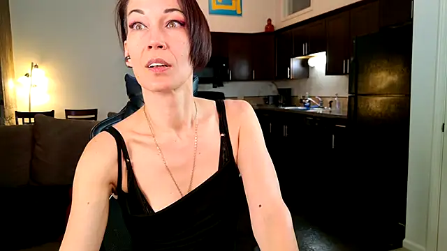 EveEnigma online show from 03/04/25, 01:17