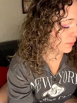 AuroraSummers online show from 12/17/25, 03:51