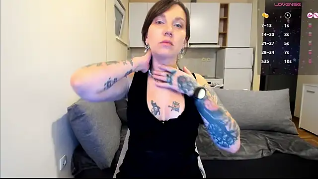 StacyTigerr online show from 03/11/25, 10:53