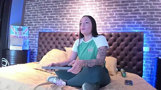 Snapshot of celestestars chatting on 02/09/25, 03:53 celestestars online show from 02/09/25, 03:53