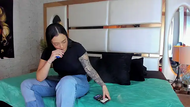 Snapshot of celestestars chatting on 09/11/25, 09:04 celestestars online show from 09/11/25, 09:04