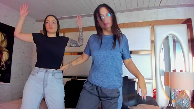 Snapshot of celestestars chatting on 10/08/25, 09:29 celestestars online show from 10/08/25, 09:29