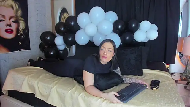 Snapshot of celestestars chatting on 10/29/25, 09:27 celestestars online show from 10/29/25, 09:27