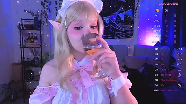 Snapshot of IrmaBell chatting on 11/12/25, 09:03 IrmaBell online show from 11/12/25, 09:03