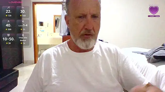 Snapshot of openminddaddy chatting on 05/13/26, 01:14 openminddaddy online show from 05/13/26, 01:14