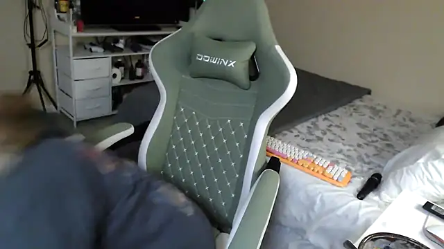 nativepumpkin95 online show from 01/11/25, 01:37