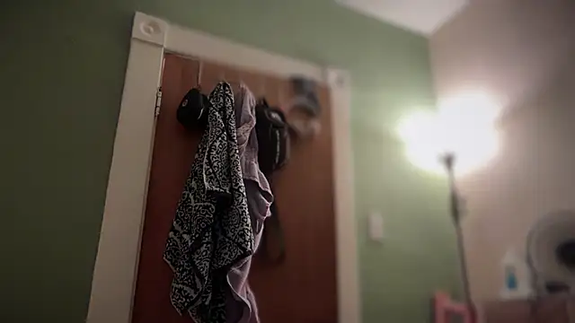 nativepumpkin95 online show from 12/19/25, 12:28