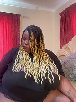 Snapshot of Michyboldy chatting on 02/21/25, 07:56 Michyboldy online show from 02/21/25, 07:56