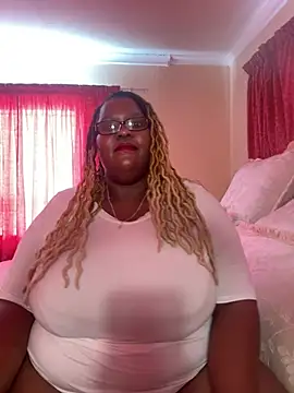 Snapshot of Michyboldy chatting on 03/07/25, 05:29 Michyboldy online show from 03/07/25, 05:29