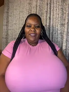 Snapshot of Michyboldy chatting on 12/02/25, 01:00 Michyboldy online show from 12/02/25, 01:00