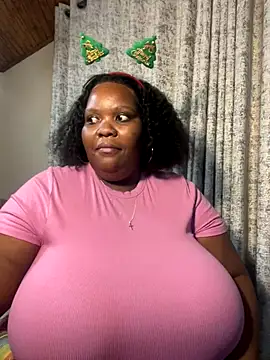 Snapshot of Michyboldy chatting on 12/21/25, 01:35 Michyboldy online show from 12/21/25, 01:35