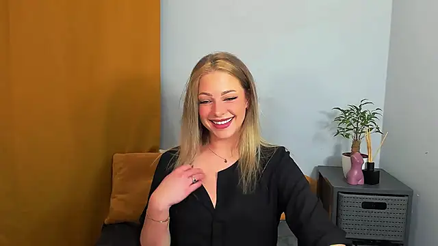 LilyBlondee online show from 03/22/25, 08:37