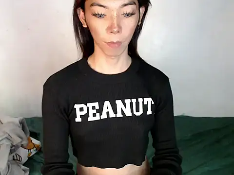 Snapshot of perly_169 chatting on 12/08/24, 06:54 perly 169 online show from 12/08/24, 06:54