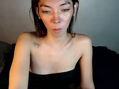 Snapshot of perly_169 chatting on 12/14/24, 03:07 perly 169 online show from 12/14/24, 03:07