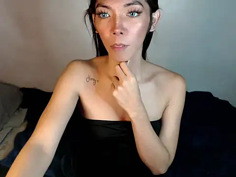 Snapshot of perly_169 chatting on 12/14/24, 10:02 perly 169 online show from 12/14/24, 10:02