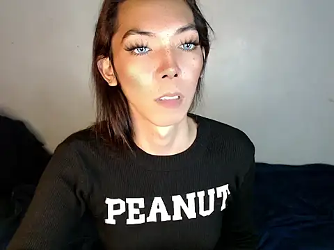 Snapshot of perly_169 chatting on 12/15/24, 03:53 perly 169 online show from 12/15/24, 03:53