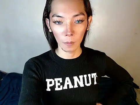 Snapshot of perly_169 chatting on 12/22/24, 04:17 perly 169 online show from 12/22/24, 04:17