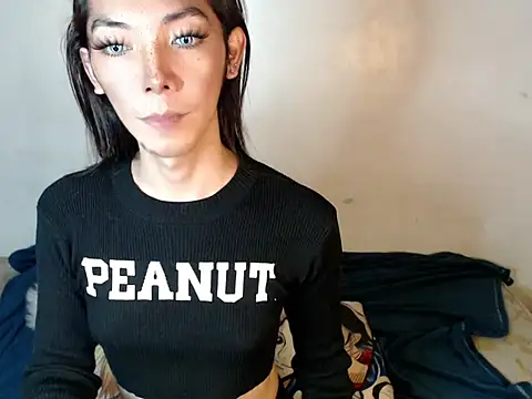 Snapshot of perly_169 chatting on 12/22/24, 07:22 perly 169 online show from 12/22/24, 07:22