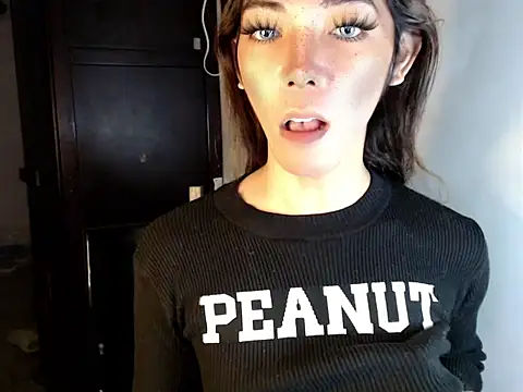 Snapshot of perly_169 chatting on 02/07/25, 10:41 perly 169 online show from 02/07/25, 10:41