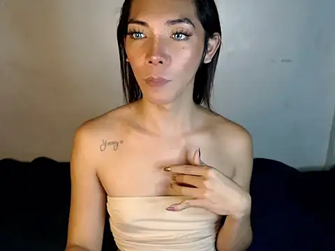 Snapshot of perly_169 chatting on 02/15/25, 11:28 perly 169 online show from 02/15/25, 11:28