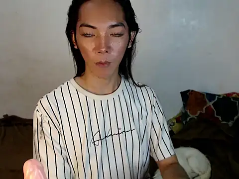 Snapshot of perly_169 chatting on 03/08/25, 01:36 perly 169 online show from 03/08/25, 01:36